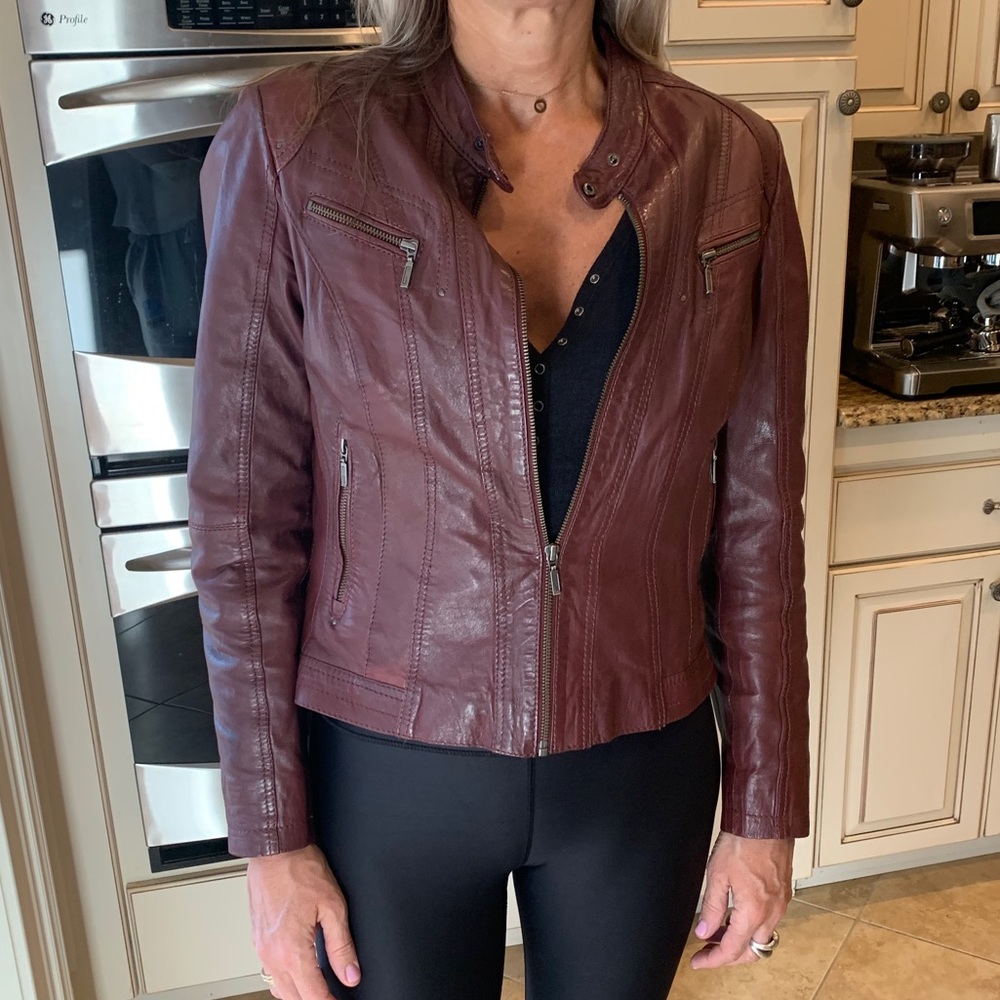 LEATHER JACKET- color looks like picture